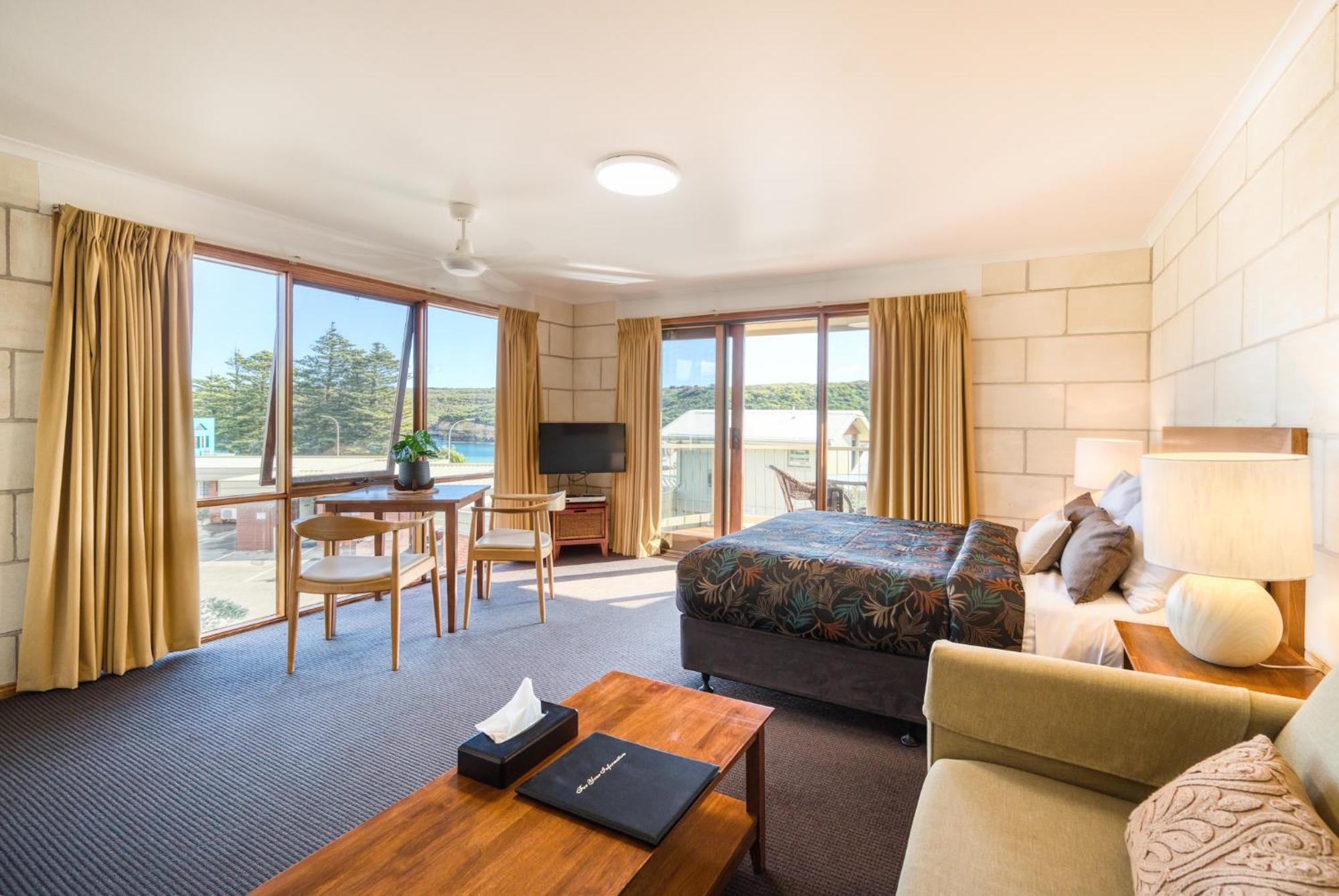 Loch Ard Motor Inn Port Campbell Esterno foto